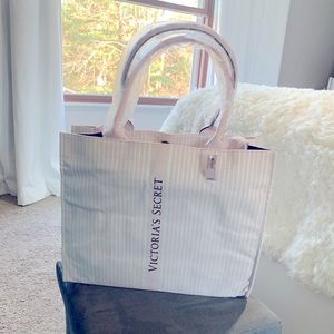 Victoria Secret Tote NWT